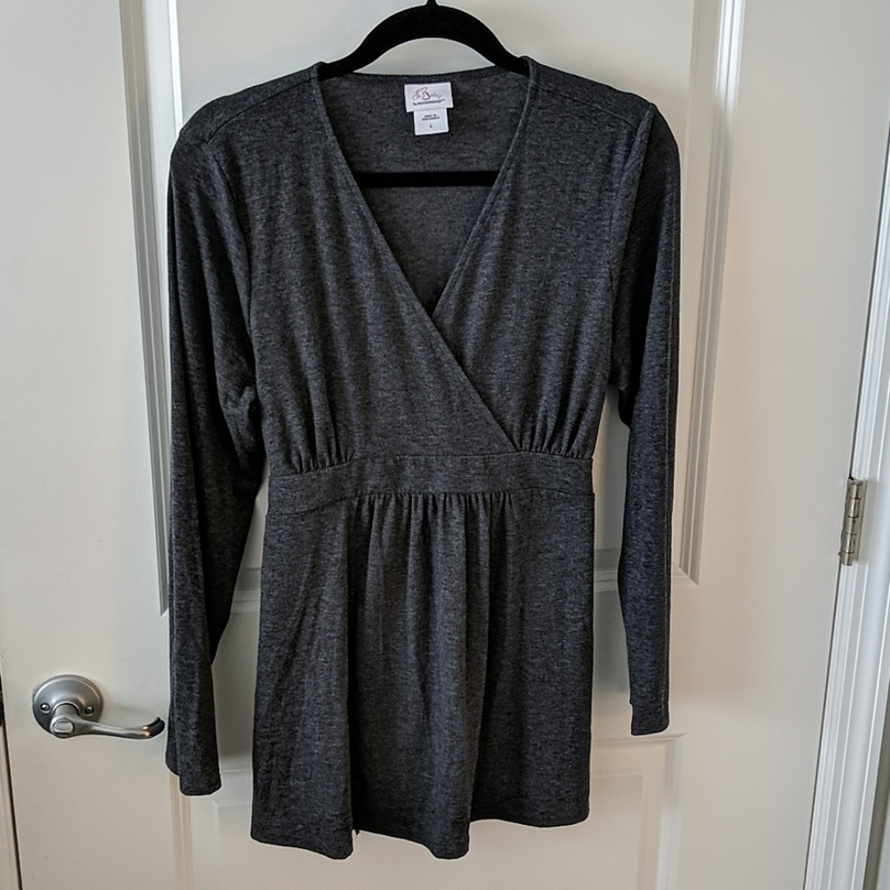 Grey long sleeve tee